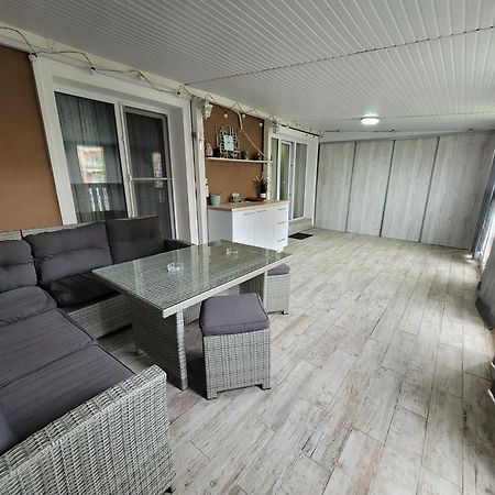 La Dolce Vita Apartment Stefanestii de Jos Екстер'єр фото