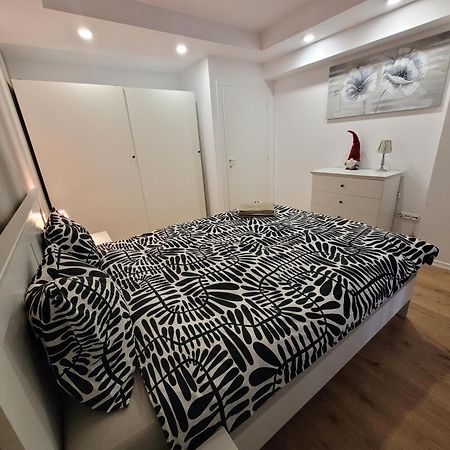 La Dolce Vita Apartment Stefanestii de Jos Екстер'єр фото