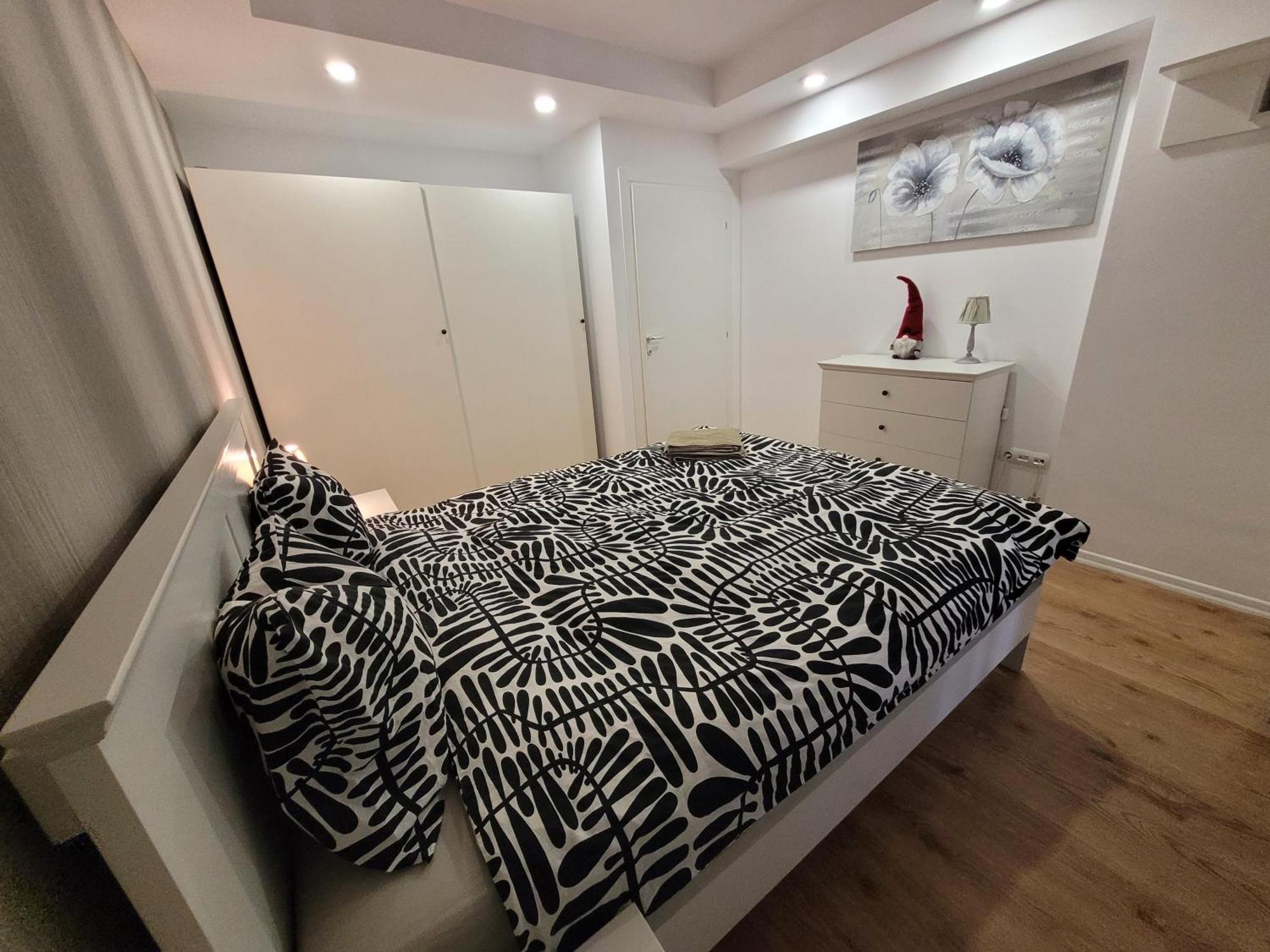 La Dolce Vita Apartment Stefanestii de Jos Екстер'єр фото